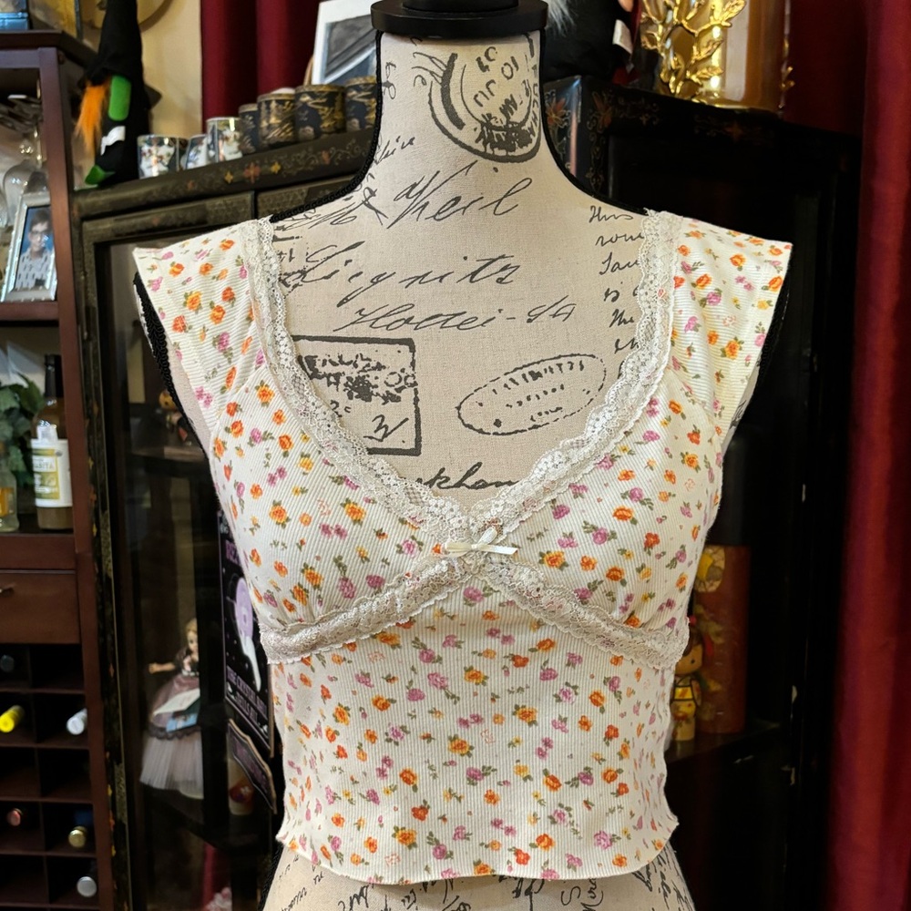 Stitch & Pine Floral Crop Top